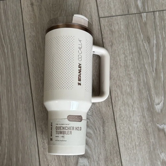 Stanley / Calia exclusive Cream Tumbler with Handle and Straw - Picture 2 of 7